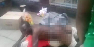 Mann beim Sex mit einer Puppe erwischt