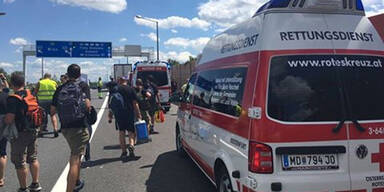 A21 Unfall Lkw Reisebus