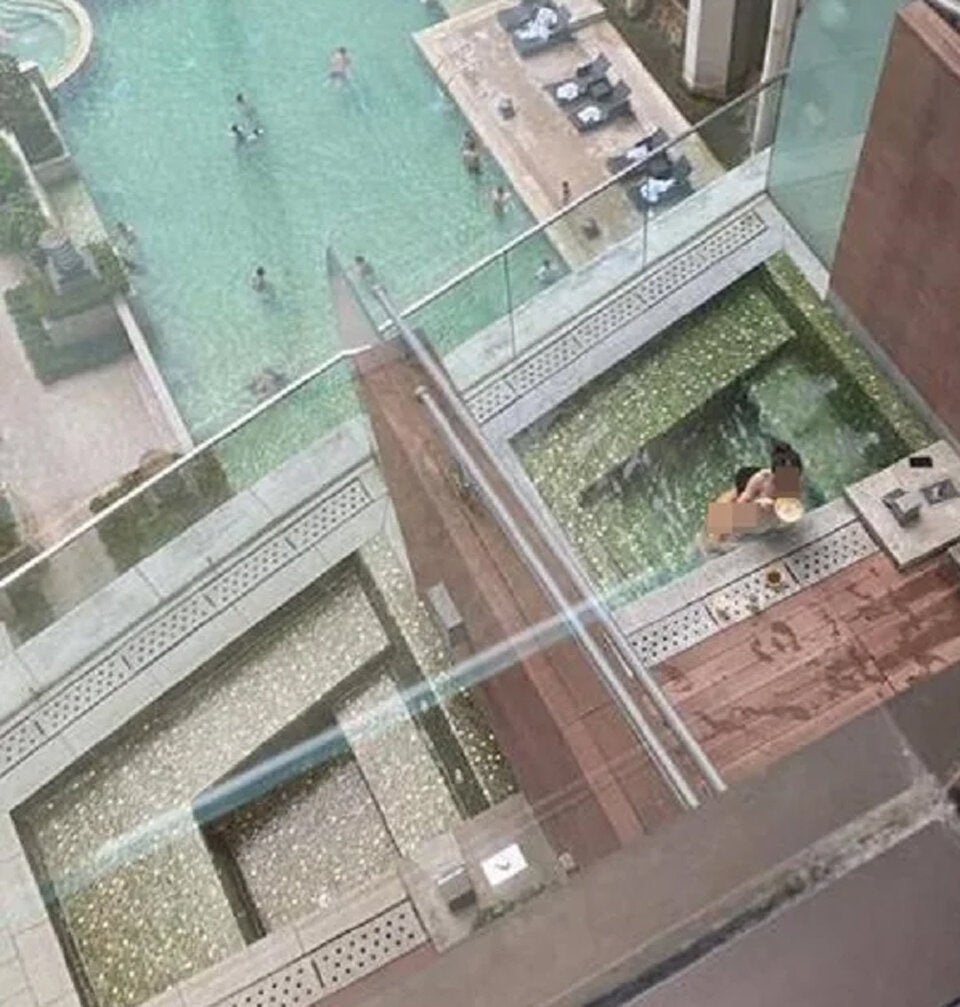 Paar hat Sex im Hotel-Pool – jetzt droht ihnen Haft