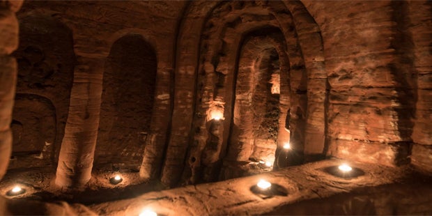 Bauer entdeckt ein Loch – was er dort findet ist unglaublich