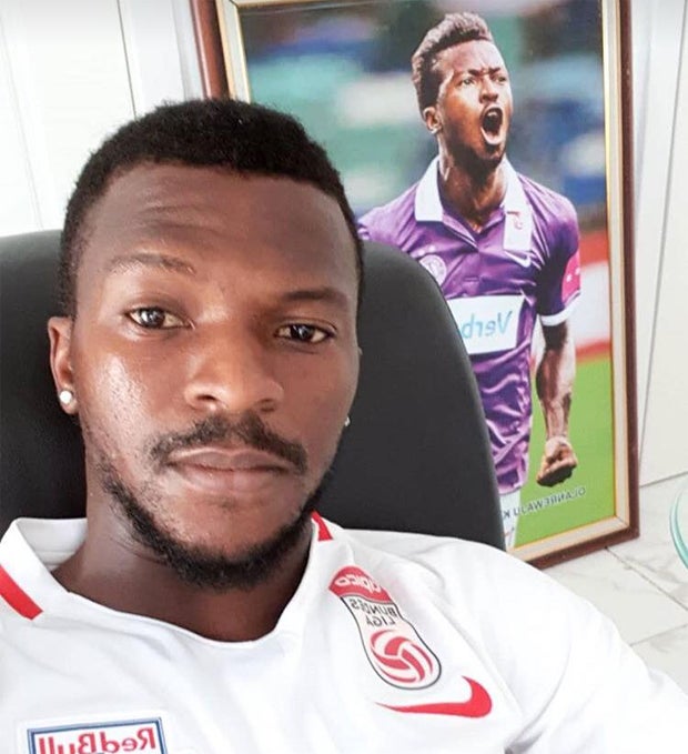 Kayode zeigt sich im Salzburg-Trikot