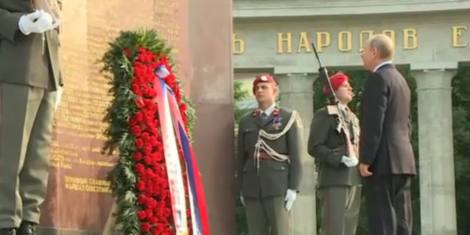 Putin Kranzniederlegung wien