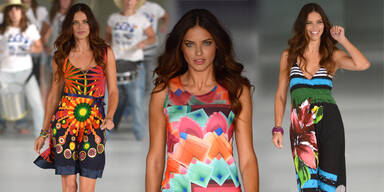 Adriana Lima am Catwalk für Desigual