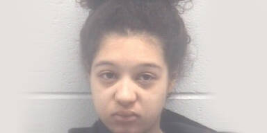 Mutter vergewaltigt 3 Monate alten Sohn