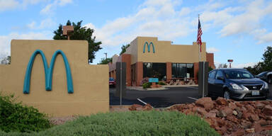 Deshalb ist das Logo dieser McDonald&rsquo;s-Filiale t&uuml;rkis