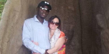 Neunfache Mutter l&auml;sst Familie f&uuml;r afrikanischen 'Toyboy' sitzen