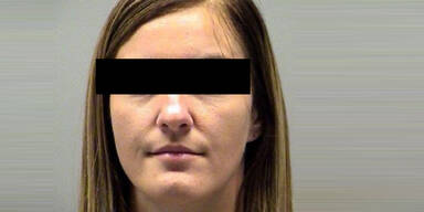 Lehrerin fordert Oralsex von Sch&uuml;ler