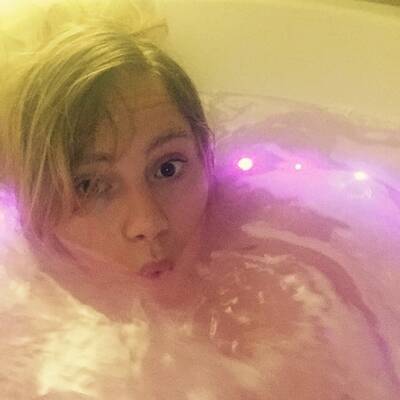 Suki Waterhouse: Wellness-Urlaub in Österreich