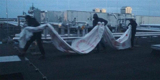 Aktivisten besetzen Tönnies-Schlachthof