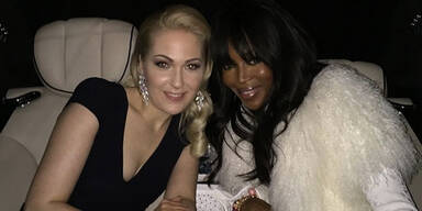 Opernball: Naomi als Überraschung