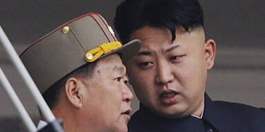 Irrer Kim bestraft "Nr.2" mit Feldarbeit