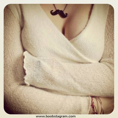 Brüste zeigen gegen Brustkrebs