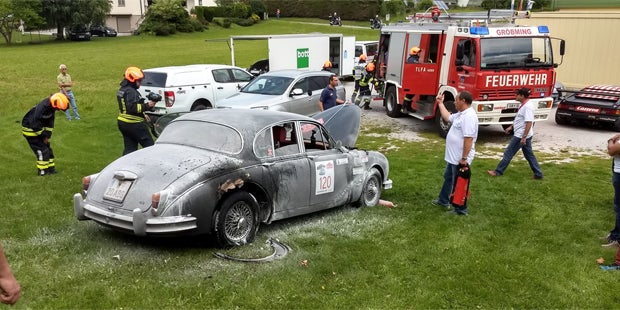 Böhmdorfer Jaguar abgebrannt
