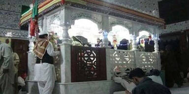 Mehrere Tote bei Anschlag auf Schrein: IS bekennt sich zu Tat