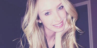 Dieses Model ist ihr eigener Zwilling