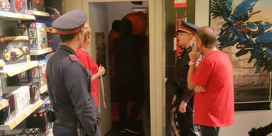 Anti-Burka-Einsatz in Wiener Lego-Store