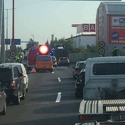 Schwerer Motorradunfall auf der A23