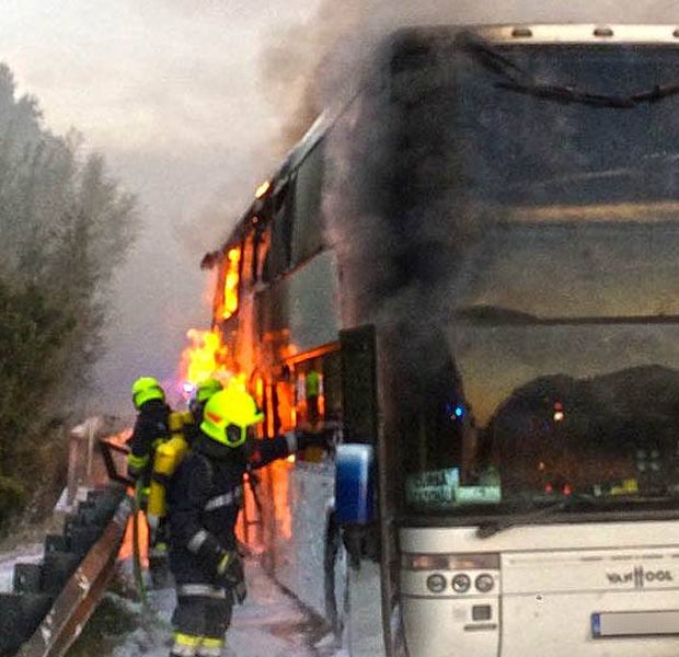 Brennender Bus auf A21
