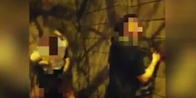 Briten beim Gruppensex gegen die Wand erwischt