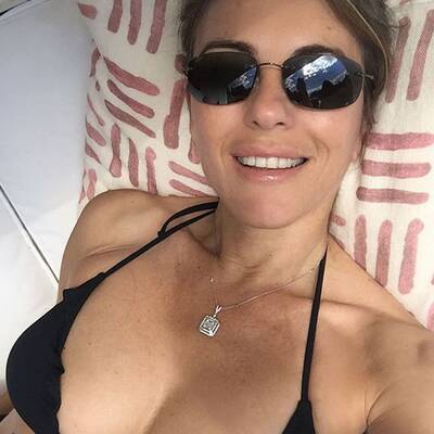 Liz Hurley im Bikini