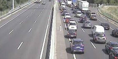 16 Kilometer Stau nach Auffahrunfall auf der A4