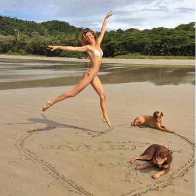 Victoria Beckhams Schwanen-Styling