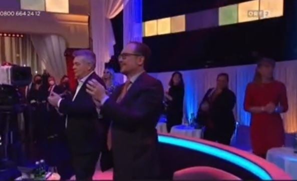 Neue Bilder der Backstage-Party: So feierten die Politiker