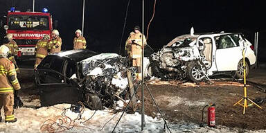 Frontal-Crash fordert einen Toten & zwei Schwerverletzte