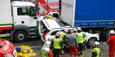 Eine Tote bei Crash auf der Südautobahn 