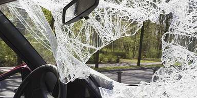 Auf A2 aus Auto geschleudert - tot