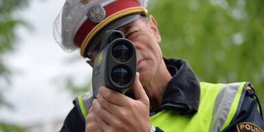 125 km/h bei Baustelle: Polizei stoppt Raser