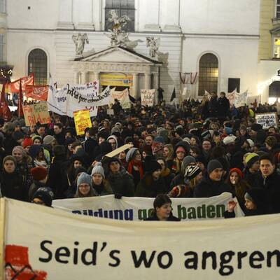 Mega-Studentendemo gegen Regierung