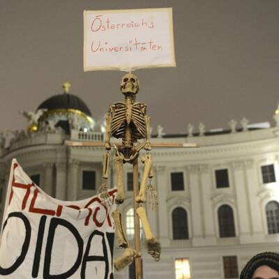 Mega-Studentendemo gegen Regierung