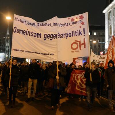 Mega-Studentendemo gegen Regierung