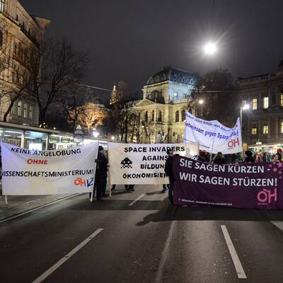 Mega-Studentendemo gegen Regierung
