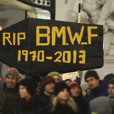 Mega-Studentendemo gegen Regierung