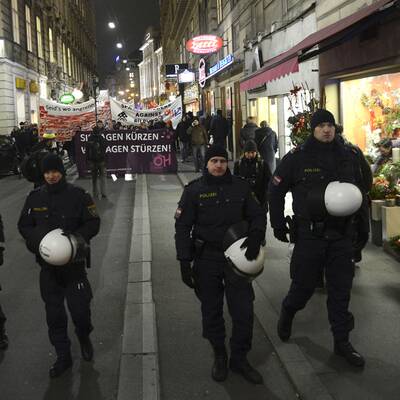 Mega-Studentendemo gegen Regierung