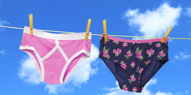 Kurios: Darum werden in der Schweiz 2.000 Unterhosen vergraben