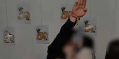 Hitlergru&szlig; in Fotobox