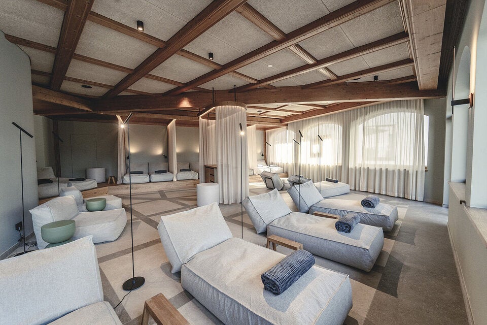 Upside Down Town Hotel - Neue Post in Zell am See