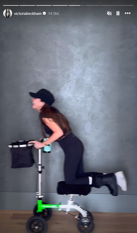 Victoria Beckham setzt jetzt auf Knieroller statt High Heels