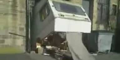 Wohnwagen beim Ausparken zerst&ouml;rt