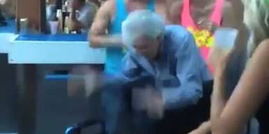 Flotte "Dance Moves" mit H&uuml;ftprothese