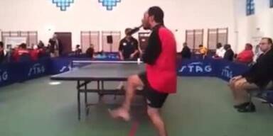 &Auml;gypter spielt Ping Pong mit seinem Mund
