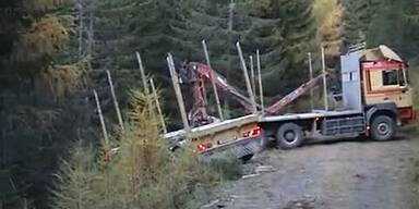 Internet-Hit: Riskantes LKW-Manöver