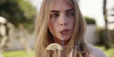 Cara Delevingne im neuen Spot für Zara
