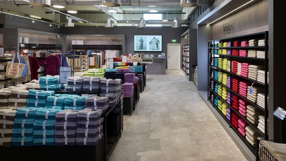 VOSSEN feiert Wiedereröffnung des Stores im Designer Outlet Parndorf