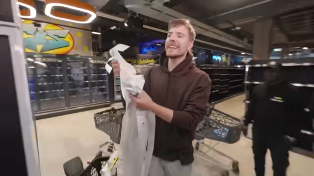 Mega-YouTube-Star aus den USA kauft deutschen Supermarkt leer