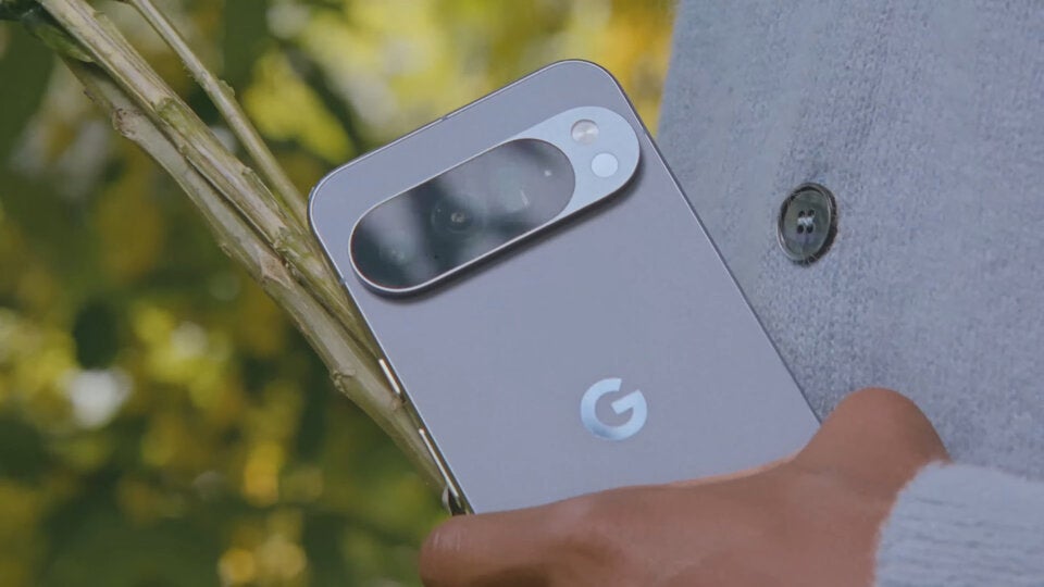 Das Dreifach-Kamerasystem mit 50-, 48- und 48-MP-Sensoren – technisch auf Top-Niveau und optisch perfekt ins Design integriert. 