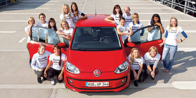 Weltrekord: 16 Personen im VW Up!